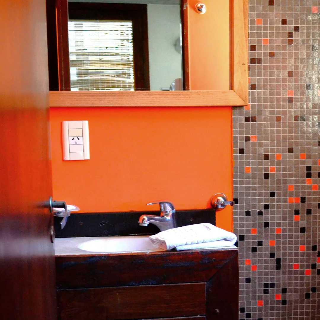Toilette de planta baja de la cabaña 2 ambientes 2 plantas