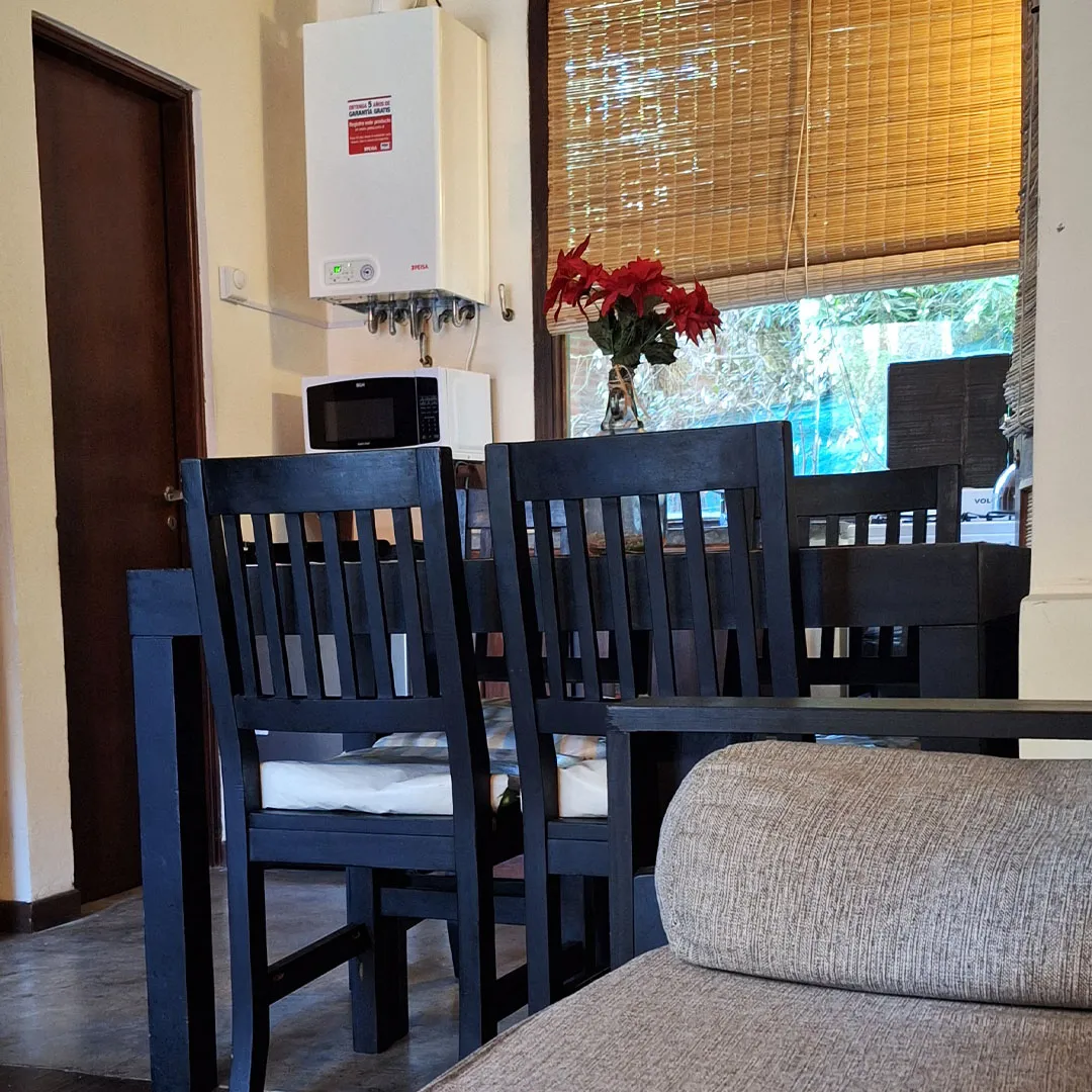 Living comedor de la cabaña 2 ambientes 2 plantas
