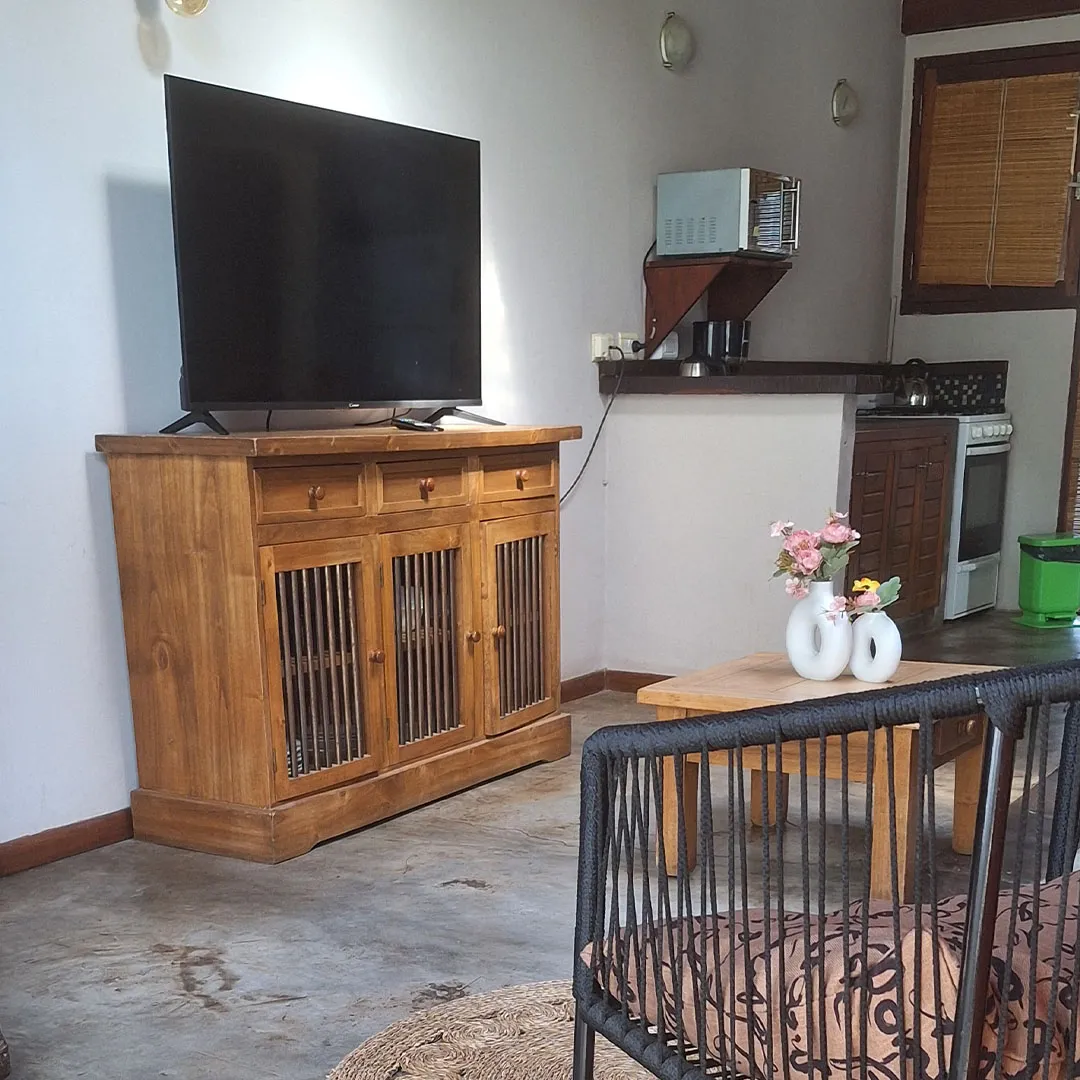 Comedor con TV de la cabaña 3 ambientes 1 planta
