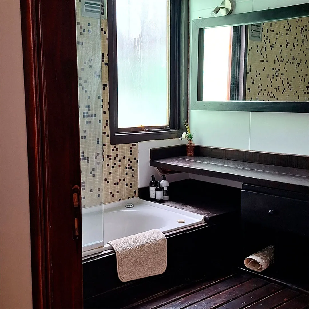 Baño con hidromasaje de la cabaña 3 ambientes 2 plantas